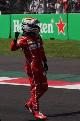 28.10.2017 - Qualifying, Sebastian Vettel (GER) Scuderia Ferrari SF70H pole position Mexican Grand Prix, Mexico City 26 - 29 October 2017 28.10.2017 - Qualifying, Sebastian Vettel (GER) Scuderia Ferrari SF70H pole position 