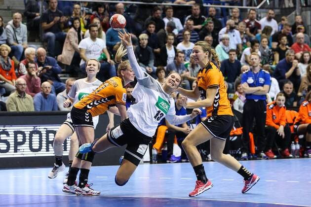 Julia Behnke Germany Handball Internationals Germany vs Netherlands in GETEC Arena in Magdeburg Action Germany Handball Women Women 28 10 2017