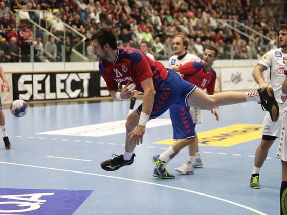 HANDBALL - AUT vs SRB, test match MARIA ENZERSDORF,AUSTRIA,28.OCT.17 - HANDBALL - OEHB international match Länderspiel Austria vs Serbia, test match. Image shows Momir Rnic (SRB). GEPAxpictures xChristianxOrt