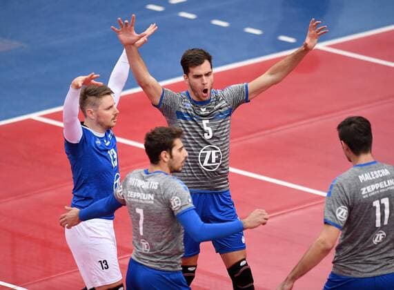 Volleyball 1 Bundesliga Season 2017 2018 TV Rottenburg VfB Friedrichshafen 28 10 2017 Jubilee VfB Friedrichshafen Markus Steuerwald Athanasios Protopsaltis David Sossenheimer and Daniel Malescha v li Rottenburg