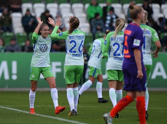 VfL vs Bremen Women Wolfsburg Germany 29 10 2017 FOOTBALL VfL Wolfsburg vs SV Werder Bremen 1 Allianz Women Bundesliga Season 2017 18 Image shows Tessa Wullaert VfL Wolfsburg is cheering with the team for their goal to Wolfsburg