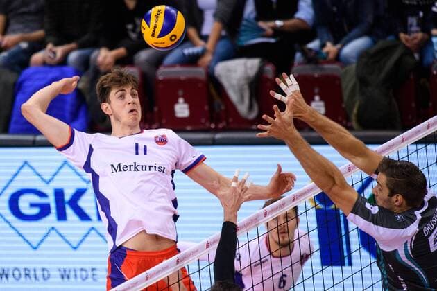 29 10 2017 Arena Dueren Dueren Volleyball Bundesliga Men Men Normal round SWD powervolleys Düren Dueren vs United Volleys RheinMain attack Tobias Krick 11 RheinMain Block Tim Broshog 3 Dueren