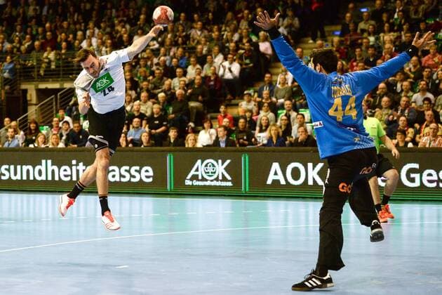 Handball Men International in Berlin Season 2017 18 Germany Spain Patrick Groetzki No 24 Germany TW Rodrigo Corrales No 44 Spain 29 10 17 Copyright: xMichaelxHundtx xMatthiasxKochx