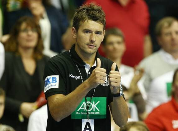 Coach Christian Prokop Thumbs Up Action Upper Body Upper Body Sport Handball DHB National Team Men International Match Season 2017 2018 29 10 2017 GER BRDeutschland vs Spain ESP