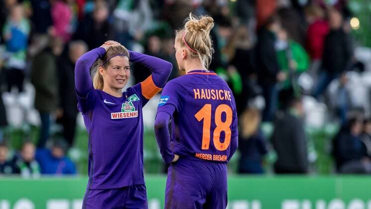 v left Marie Louise Eta SV Werder Bremen 6 and Lina Hausicke SV Werder Bremen 18 disappointed looking disappointed Football Allianz Women Bundesliga VfL Wolfsburg SV Werder Bremen xdgx