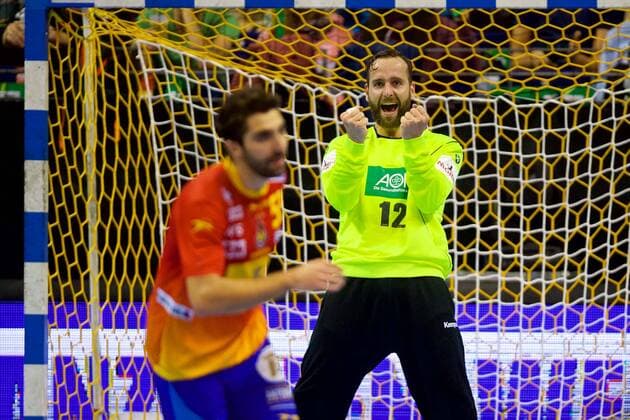 Handball Berlin 29 10 2017 Internationals National Team DHB Germany GER Spain ESP Silvio Heinevetter Germany TW No 12 Cheers