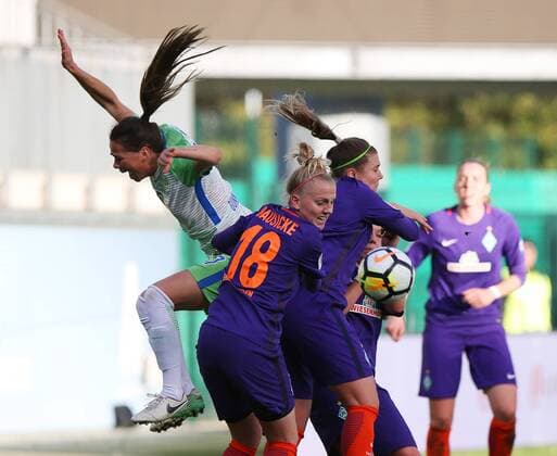 VfL vs Bremen Women Wolfsburg Germany 29 10 2017 FOOTBALL VfL Wolfsburg SV Werder Bremen 1 Allianz Women Bundesliga Season 2017 18 Picture shows Sara Björk Gunnarsdottir VfL Wolfsburg Wolfsburg