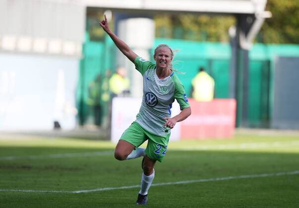 VfL vs Bremen Women Wolfsburg Germany 29 10 2017 FOOTBALL VfL Wolfsburg SV Werder Bremen 1 Allianz Women Bundesliga Season 2017 18 Image shows Pernille Harder VfL Wolfsburg celebrates after scoring for 3 2 Wolfsburg