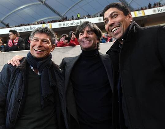 29 10 2017 xjhx Football 1 Bundesliga VfB Stuttgart SC Freiburg emporer l Krassimir Balakov Coach Joachim JOGI Loew German National Football Team DFB Giovane Elber29 10 2017 xjhx Football 1 Bundesliga VfB Stuttgart SC Freiburg emporer l K Stuttgart