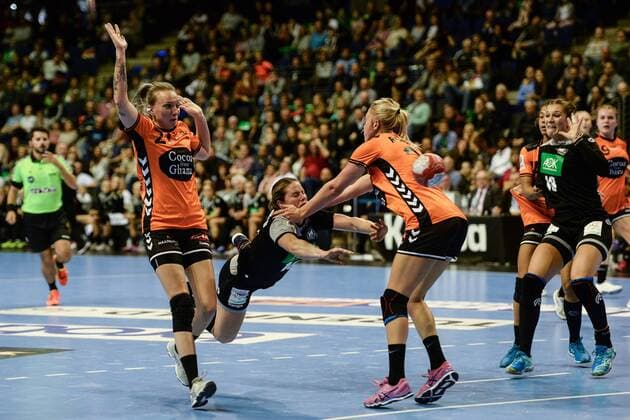 Handball Women National Friendlies in Berlin Season 2017 18 Germany Netherlands Michelle Goos Nr 21 Netherlands Anna Loerper Nr 10 Germany Kristy Zimmermann Nr 2 Netherlands 29 10 17 Copyright: xMichaelxHundtx xMatthiasxKochx