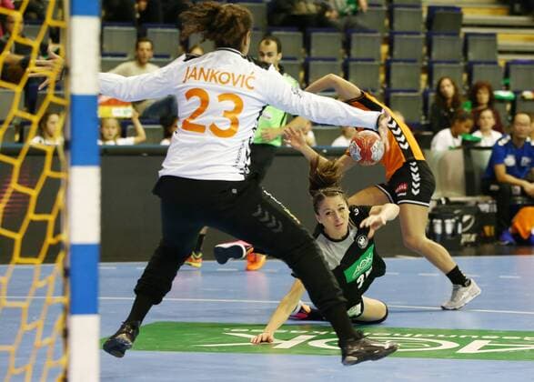 Goalkeeper Jankovic Alexandra Mazzucco throwing Action Game scene Tying Sport Handball DHB National Team Women International Match Season 2017 2018 29 10 2017 GER BRDeutschland vs Netherlands NED