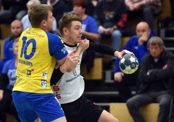 29 10 2017 xpsx Handball 3 league HSG Hanau TV Germania Grosssachsen v l Jan Triebskorn Grosssachsen Jan Eric Ritter Hanau Hanau Hessen Germany