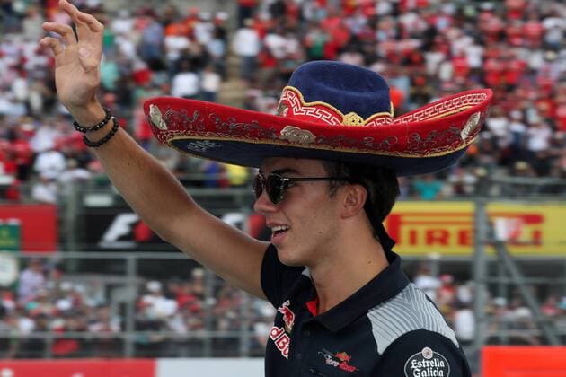 Formel 1, GP Mexiko, vor dem Start 29.10.2017 - Pierre Gasly (FRA) Scuderia Toro Rosso STR12 Mexican Grand Prix, Mexico City 26 - 29 October 2017 29.10.2017 - Pierre Gasly (FRA) Scuderia Toro Rosso STR12 