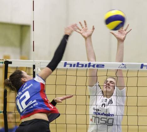 Volleyball Hessen 2 Bundesliga South Women 29 10 2017 TG Bad Soden ws MTV Stuttgart II blue v l Julia Wenzel Stuttgart Anna Kunstmann Bad Soden Sport TG Bad Soden MTV Stuttgart II