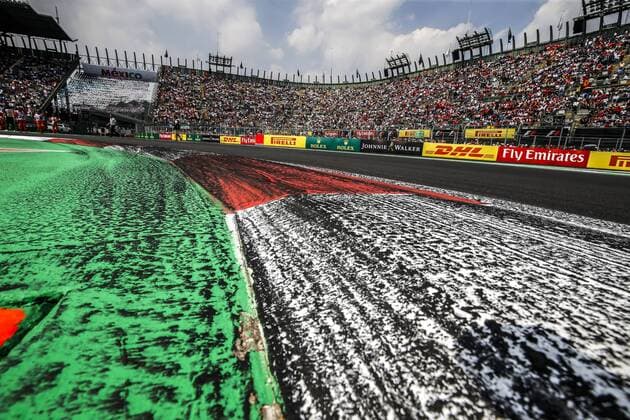 Formel 1, GP Mexiko, vor dem Start Motorsports: FIA Formula One World Championship WM Weltmeisterschaft 2017, Grand Prix of Mexico, Bremsspur, Bremsspuren, Strecke, Gummi, Spur, Reifenspuren, Reifenspur, Streifen, Asphalt, Abrieb, Gummi, marks, curb, curbs Mexico-City Mexico
