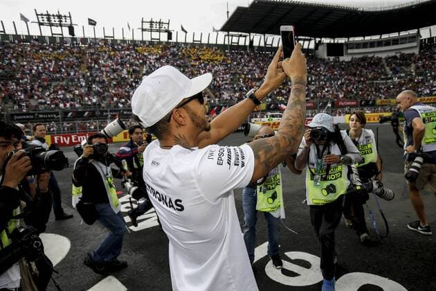 Formel 1, GP Mexiko, vor dem Start Motorsports: FIA Formula One World Championship WM Weltmeisterschaft 2017, Grand Prix of Mexico, 44 Lewis Hamilton (GBR, Mercedes AMG Petronas F1 Team), Mexico-City Mexico