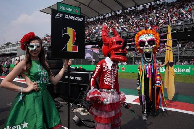 Formel 1, GP Mexiko, Tag der Toten Performance vor dem Start 29.10.2017 - Race, Atmosphere Mexican Grand Prix, Mexico City 26 - 29 October 2017 29.10.2017 - Race, Atmosphere 