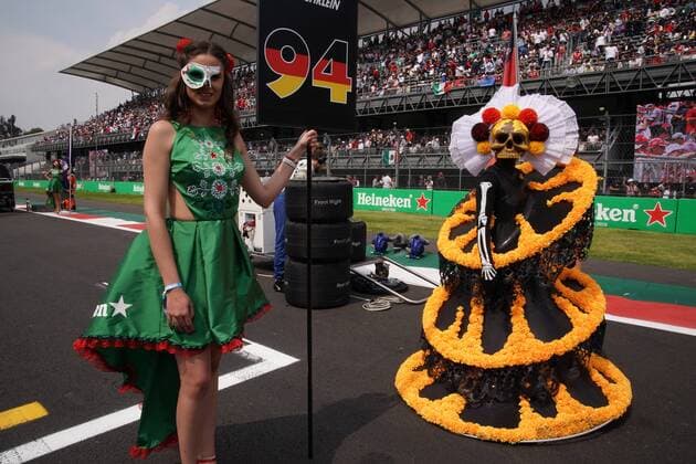 Formel 1, GP Mexiko, Tag der Toten Performance vor dem Start 29.10.2017 - Race, Atmosphere Mexican Grand Prix, Mexico City 26 - 29 October 2017 29.10.2017 - Race, Atmosphere 
