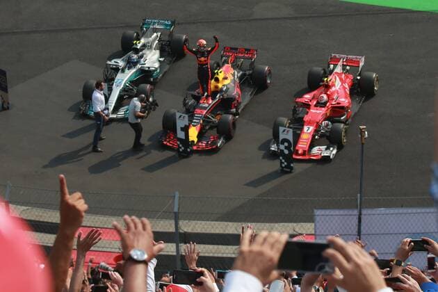 Formel 1, GP Mexiko, Max Verstappen gewinnt Motorsports: FIA Formula One World Championship WM Weltmeisterschaft 2017, Grand Prix of Mexico, 77 Valtteri Bottas (FIN, Mercedes AMG Petronas F1 Team), 33 Max Verstappen (NLD, Red Bull Racing), 7 Kimi Raikkonen (FIN, Scuderia Ferrari), Mexico-City Mexico