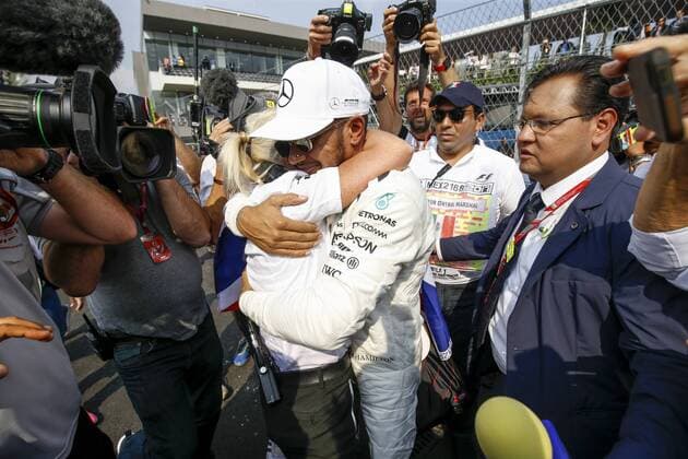Motorsports: FIA Formula One World Championship WM Weltmeisterschaft 2017, Grand Prix of Mexico, 44 Lewis Hamilton (GBR, Mercedes AMG Petronas F1 Team), Angela Cullen Mexico-City Mexico