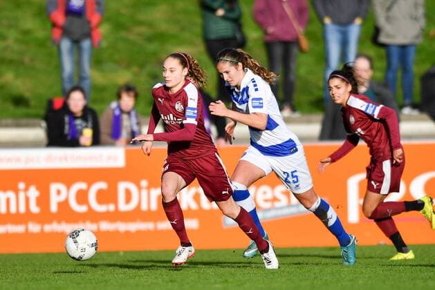 Jacqueline Klasen SGS 16 in the forward Soccer Bundesliga Women Bundesliga MSV Duisburg SGS Essen xmkx