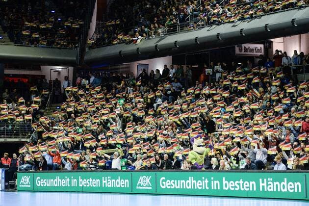Handball Men International in Berlin Season 2017 18 Germany Spain Fans of the German team before the game 29 10 17 Copyright: xMichaelxHundtx xMatthiasxKochx