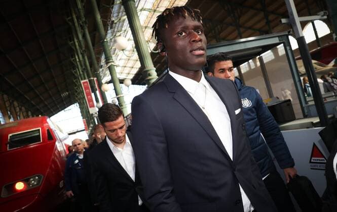 Anderlecht s Kara Mbodji pictured at the arrival of Belgian soccer team RSC Anderlecht, Monday 30 October 2017 in Paris, France. Tomorrow Anderlecht is playing a game in the group stage (Group B) of the UEFA Champions League competition against French PSG. VIRGINIExLEFOUR  x05192790x