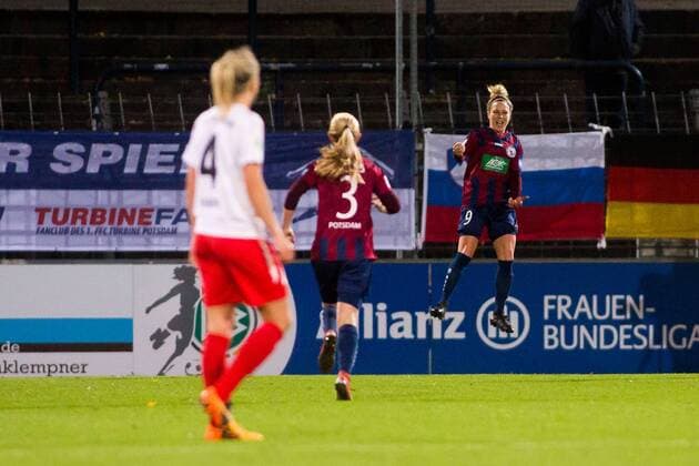 30 10 2017 xfrx Soccer 1 Bundesliga Ladies Turbine Potsdam 1 FFC Frankfurt v l Caroline Siems 1 FFC Turbine Potsdam Svenja Huth 1 FFC Turbine Potsdam celebrate the goal goaljubel zum 1 0 Potsdam