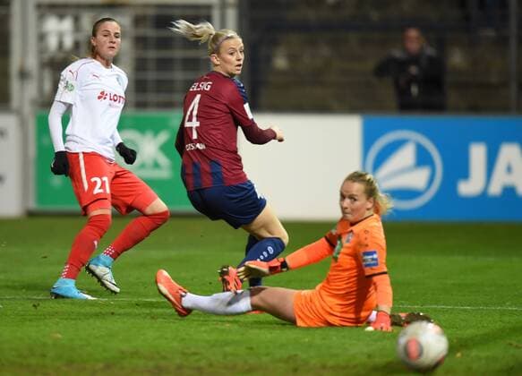 Soccer Women 1 Bundesliga Season 2017 18 6 Gameday 1 FFC Turbine Potsdam 1 FFC Frankfurt Ana Maria Crnogorcevic No 21 1 FFC Frankfurt scores against FK Lisa Schmitz No 1 1 FFC Turbine Potsdam scores at 1 1 30 10 17 Copyright: xMichaelxHundtx xMatthiasxKochx