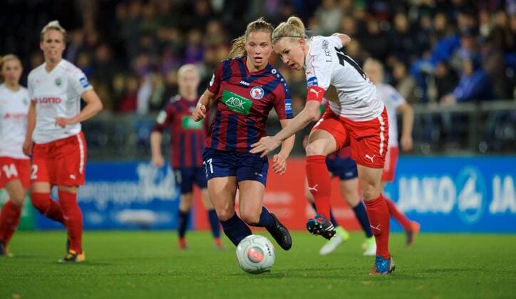 Soccer Women 1 Bundesliga 30 10 2017 6 Matchday Potsdam Karl Liebknecht Stadium 1 FFC Turbine Potsdam geg 1 FFC Frankfurt 1 1 Tabea KEMME 21 Turbine geg Marith PRIESSEN 13 FFC Foto camera 4 Eberhard Thonfeld
