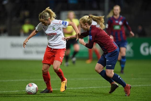 Soccer Women 1 Bundesliga Season 2017 18 6 Round 1 FFC Turbine Potsdam 1 FFC Frankfurt Jackie Groenen No 14 1 FFC Frankfurt Caroline Siems No 3 1 FFC Turbine Potsdam 30 10 17 Copyright: xMichaelxHundtx xMatthiasxKochx