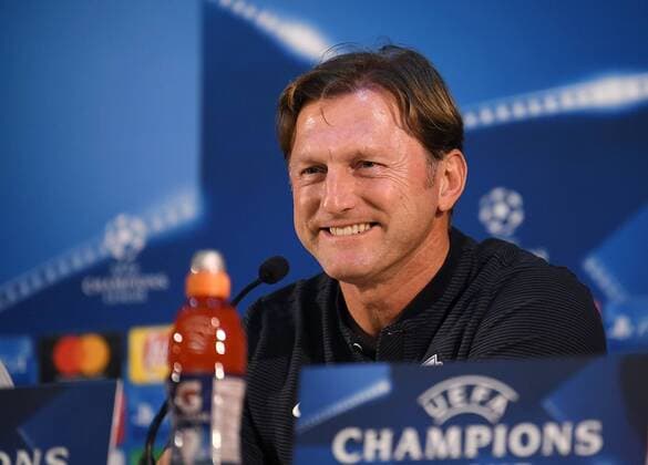 FOOTBALL CHAMPIONS LEAGUE SEASON 2017 2018 GROUP PHASE FC Porto RB Leipzig 31 10 2017 Press Conference RB Leipzig Coach Ralph Hasenhuettl re and Bernardo Fernandes da Silva Junior li Porto