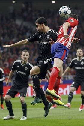 Atletico de Madrid s Uruguayan defender Diego Godin (R) in action against Qarabad during the UEFA Champions League groups phase match between Atletico de Madrid and Qarabag at the Wanda Metropolitano stadium in Madrid, Spain, 31 October 2017. Atletico de Madrid vs. Qarabag !ACHTUNG: NUR REDAKTIONELLE NUTZUNG!  Copyright: xJuanxCarlosxHidalgox MAD001 20171031-636450806707123195