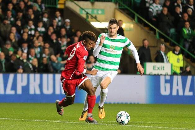 Kingsley Coman 29 Bayern Muenchen rounds up Nir Bitton 6 Celtic Glasgow and makes the score 0 1 Celtic Glasgow vs Bayern Munich Soccer Preliminary Round Champions League 31 10 2017 Glasgow Glasgow Scotland Copyright: xkolbert-press ChristianxKolbertx