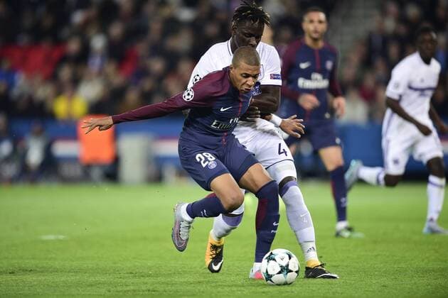Kylian Mbappe PSG vs Mbodji Sergine Kara Anderlecht FOOTBALL PSG vs Anderlecht Ligue des Champions 31 10 2017 JBAutissier Panoramic 
