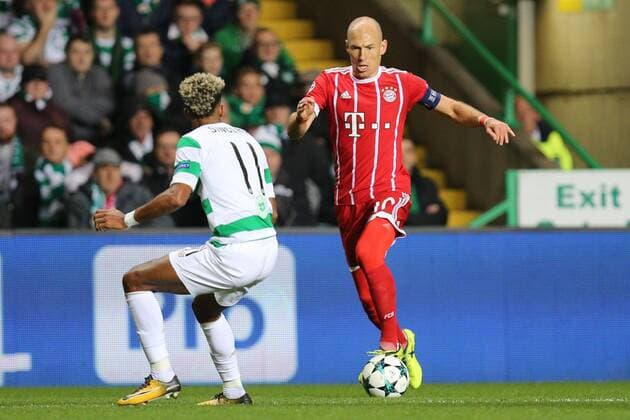 In action with Scott Sinclair 11 Celtic Glasgow and Arjen Robben 10 Bayern Munich Celtic Glasgow vs Bayern Munich Football Preliminary Round Champions League 31 10 2017 Glasgow Glasgow Scotland Copyright: xkolbert-press ChristianxKolbertx