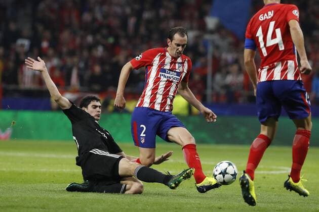 Atletico de Madrid s Uruguayan defender Diego Godin (C) in action during the UEFA Champions League groups phase match between Atletico de Madrid and Qarabag at the Wanda Metropolitano stadium in Madrid, Spain, 31 October 2017. Atletico de Madrid vs. Qarabag !ACHTUNG: NUR REDAKTIONELLE NUTZUNG!  Copyright: xJuanxCarlosxHidalgox MAD034 20171031-636450838337826205