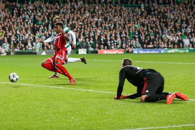 Glasgow Scotland 31 10 2017 UEFA Champions League 2017 18 Season Group Stage Group B 4 Gameday Celtic Glasgow FC Bayern Munich David Alaba FCB and Moussa Dembele CFC in a duel DeFodi048