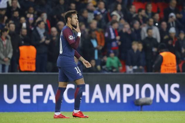 Neymar da Silva Santos Junior Neymar Jr PSG inscrit le second but baiser de sa main FOOTBALL PARIS SG v ANDERLECHT UEFA CHAMPIONS LEAGUE 31 10 2017 StephaneAllaman Panoramic 
