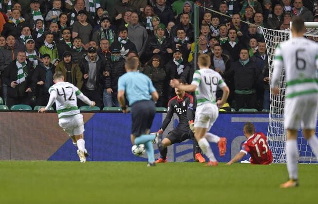 31 10 2017 Football UEFA Champions League 2017 2018 Group stage 4 Gameday Celtic Glasgow FC Bayern Munich in Celtic Park Stadium Glasgow Scotland Scored by Callum McGregor left Celtic for a 1-1 equalizer Goalkeeper Sven Ulreich FC Bayern Munich without a chance