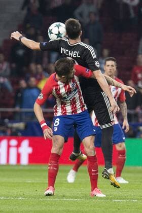 Atletico de Madrid Saul Niguez and Qarabag Michel during UEFA Champions League match between FK Qarabag and Atletico de Madrid at Wanda Metropolitano in Madrid, Spain. October 31, 2017.  (20171031040)