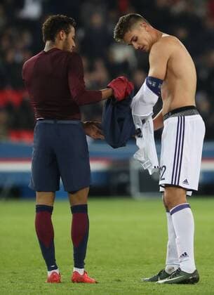 PSG s Neymar Jr and Anderlecht s Leander Dendoncker pictured after a soccer game between French team Paris Saint-Germain Football Club and Belgian club RSC Anderlecht, Tuesday 31 October 2017 in Paris, France, the fourth match in the group stage (Group B) of the UEFA Champions League competition. VIRGINIExLEFOUR  x05193177x