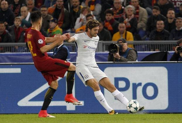 Italy: Roma beats Chelsea during the Champions League Chelsea s Marcos Alonso, right, is challenged by Roma s Stephan El Shaarawy during the Champions League Group C soccer match between Roma and Chelsea at the Olympic stadium Rome Italy  RiccardoxDexLucax xPacificxPress