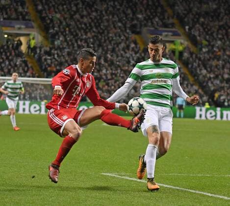 31 10 2017 Football UEFA Champions League 2017 2018 Group stage 4 Gameday Celtic Glasgow FC Bayern Munich at Celtic Park Stadium Glasgow Scotland v left James Rodriguez FC Bayern Munich against Nir Bitton Celtic Glasgow