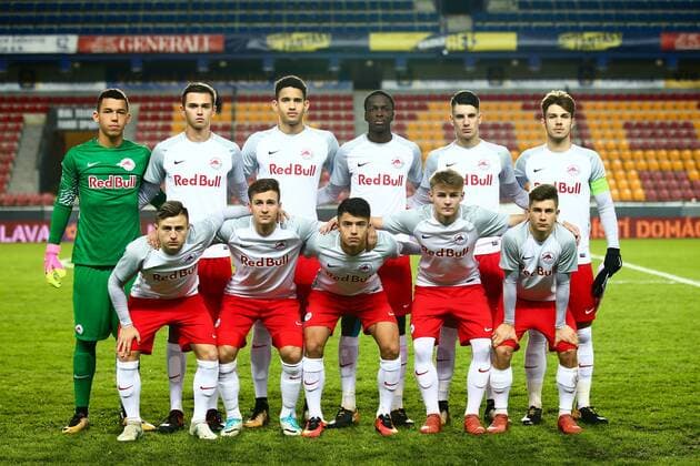 SOCCER - UEFA YL, Prague vs RBS PRAGUE,CZECH REPUBLIC,01.NOV.17 - SOCCER - UEFA Youth League, AC Sparta Prague vs Red Bull Salzburg. Image shows the team of RBS. GEPAxpictures xFelixxRoittner