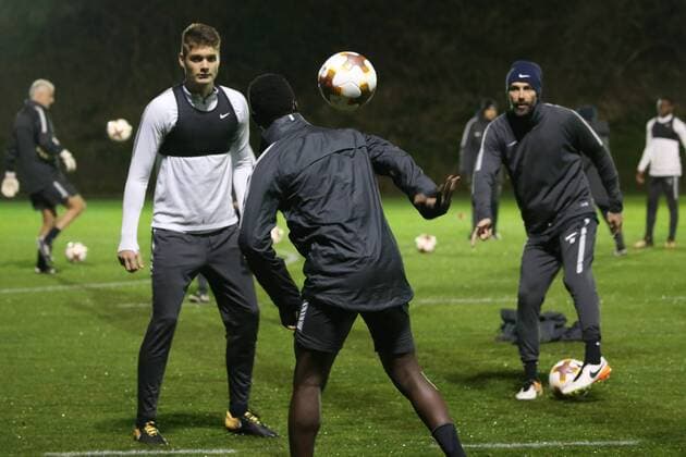 SOCCER - UEFA EL, RBS vs Konyaspor, preview SALZBURG,AUSTRIA,01.NOV.17 - SOCCER - UEFA Europa League, group stage, Red Bull Salzburg vs Atiker Konyaspor, preview, training of RBS. Image shows Duje Caleta-Car and head coach Marco Rose (RBS). GEPAxpictures xMathiasxMandl