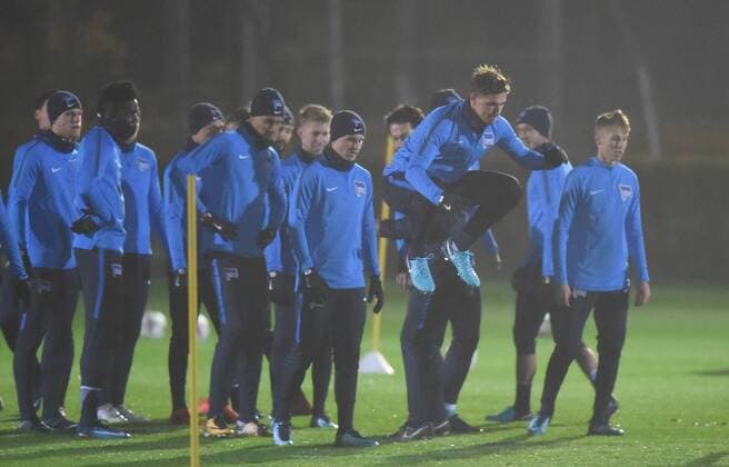 Football Men Europe League Season 2017 2018 Final training of Hertha BSC one day before the home match against Sorja Luhansk Niklas Stark Hertha BSC on the go 01 11 17 Copyright: xMichaelxHundtx xMatthiasxKochx