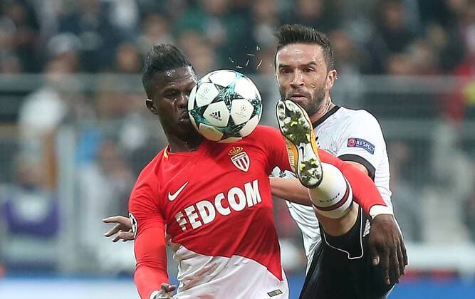 Themen der Woche - SPORT Bilder des Tages - SPORT Keita Balde of Monaco and Gokhan Gonul of Besiktas during Besiktas vs. Monaco UEFA Champions League game at Vodafone Park, Istanbul, November 1st, 2017.  15844189