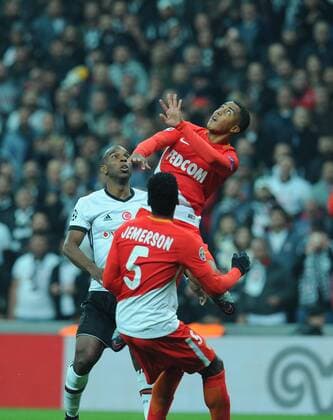 Ryan Babel of Besiktas and Youri Tielemans of Monaco during the UEFA Champions league Group G match between Besiktas and Monaco at Vodafone Arena in Istanbul on November 01 , 2017. 