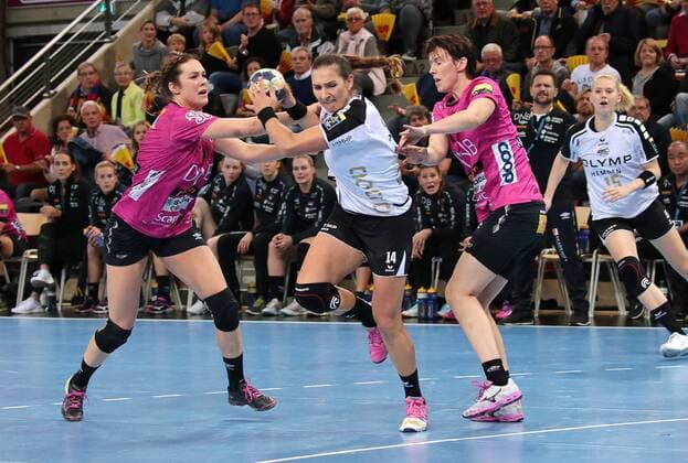 01 11 2017 Germany Ludwigsburg Germany Handball Champions League Women Season 2017 2018 SG BBM Bietigheim vs Vipers Kristiansand v l Kari Skaar Brattset Vipers Karolina Kudlacz Gloc BBM Kristine Lunde Borgesen Vipers